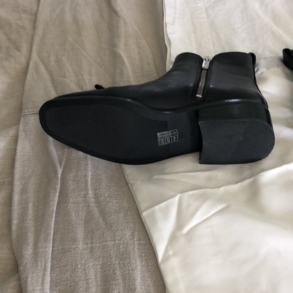 Phillip Lim Alexa Ankle Boot. Size 9.5. Black. - Picture 6 of 9